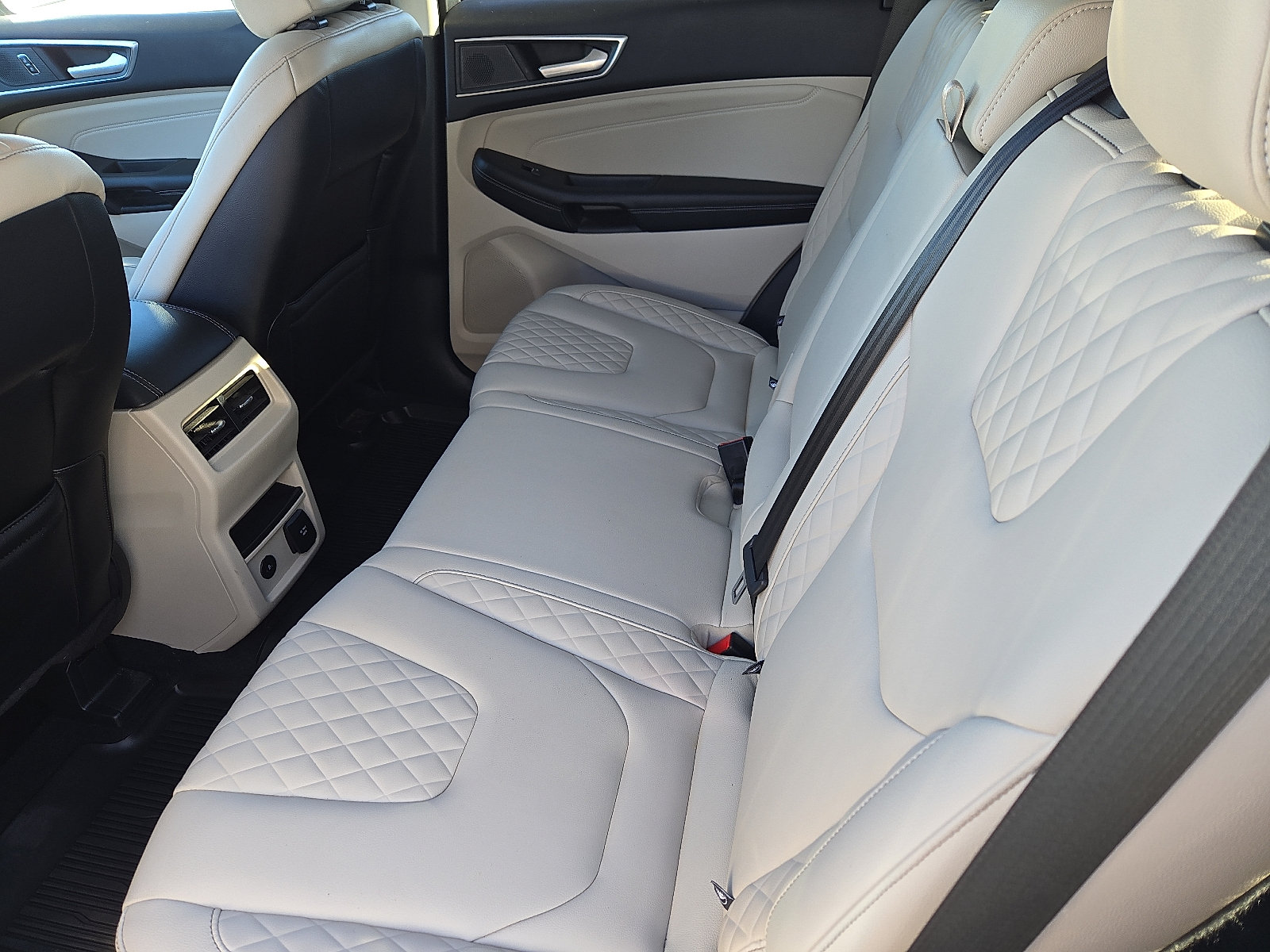 Certified 2024 Ford Edge Titanium AWD/4WD image 14
