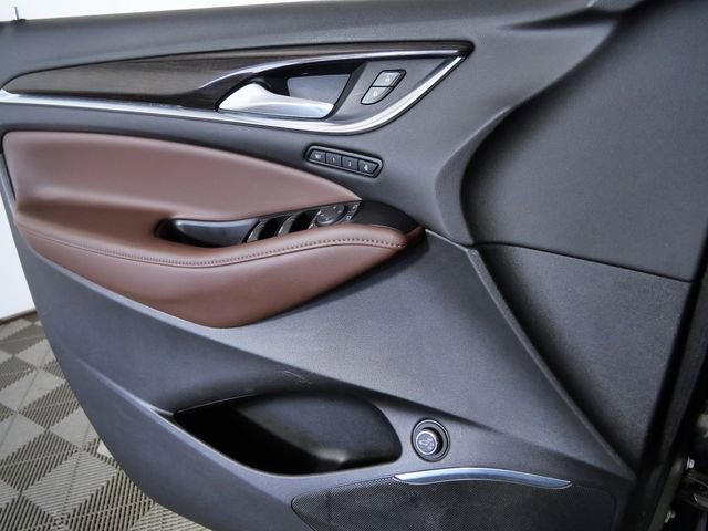 Used 2020 Buick Enclave Avenir w/ Avenir Technology Package AWD/4WD image 28