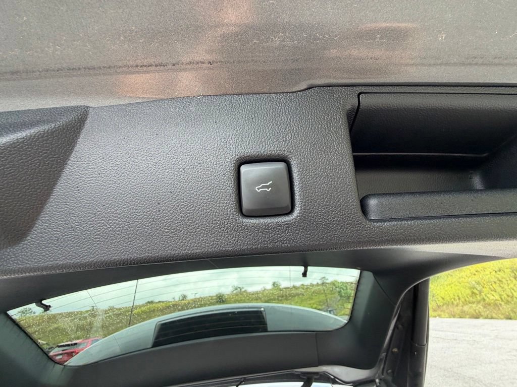 Certified 2025 Ford Escape Platinum AWD/4WD image 52