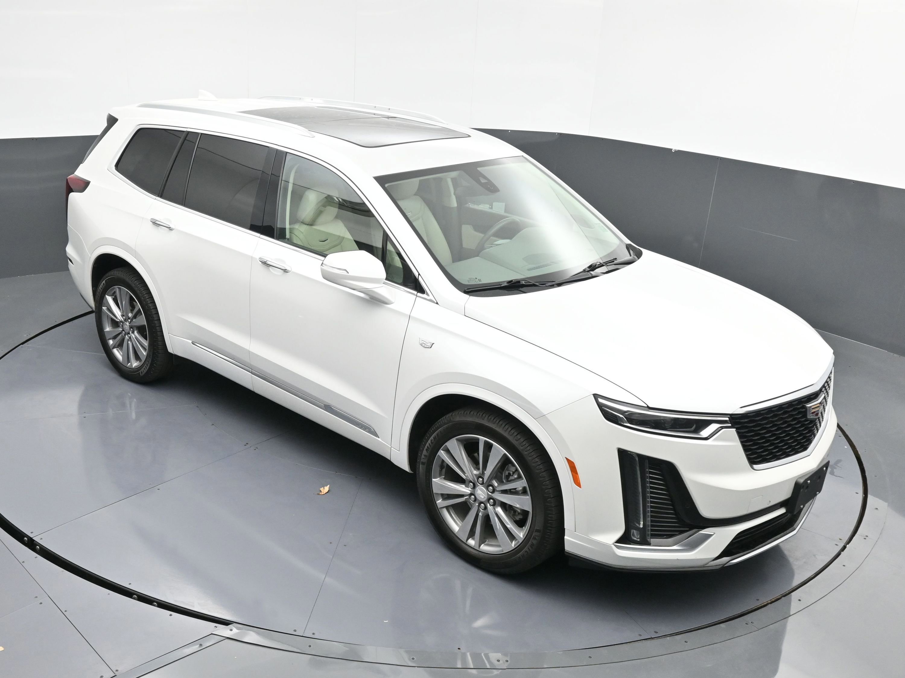Used 2023 Cadillac XT6 Premium Luxury image 20