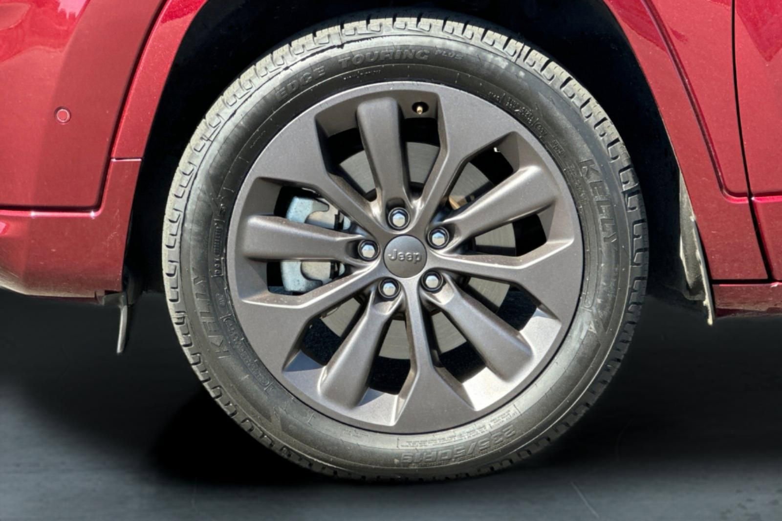 Used 2020 Jeep Cherokee High Altitude image 29