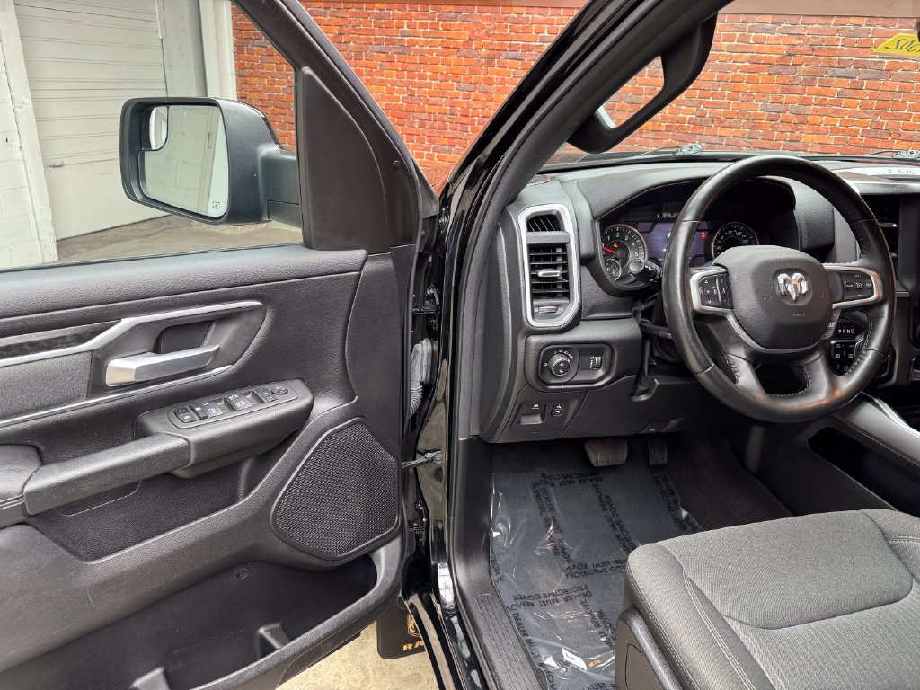 Used 2023 RAM 1500 Big Horn AWD/4WD image 7