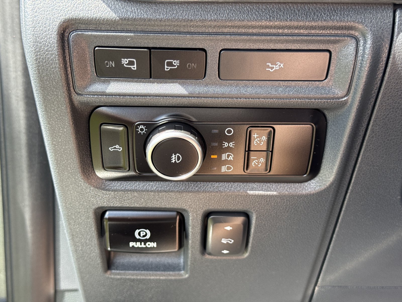 Certified 2022 Ford F150 Lariat w/ FX4 Off-Road Package AWD/4WD image 33