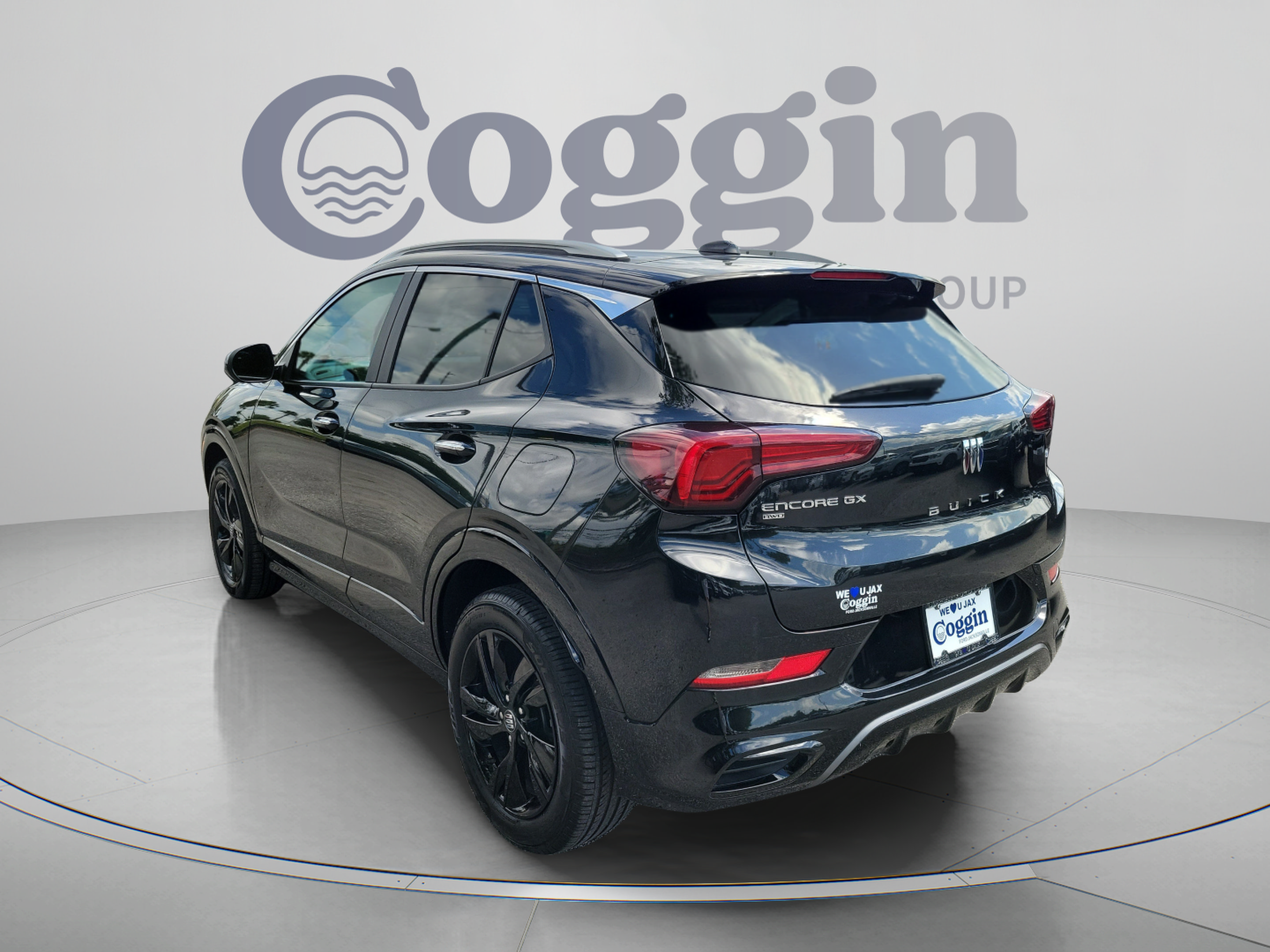 Used 2024 Buick Encore GX Sport Touring AWD/4WD image 2