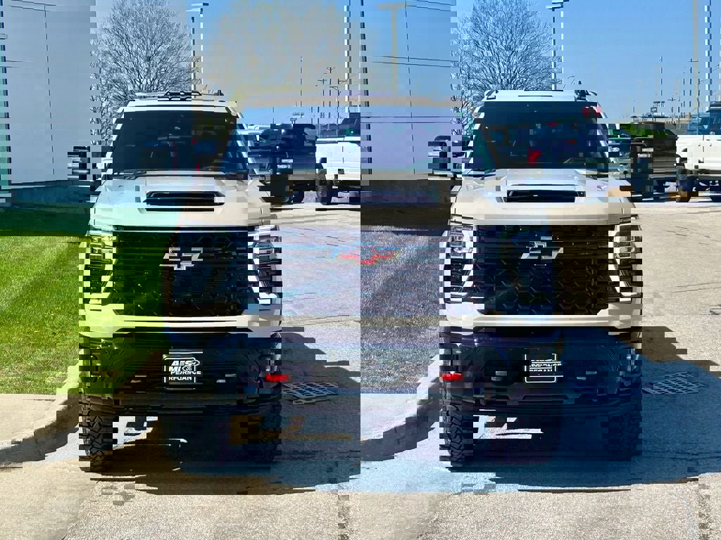 Used 2026 Chevrolet Silverado 2500 ZR2 AWD/4WD image 8