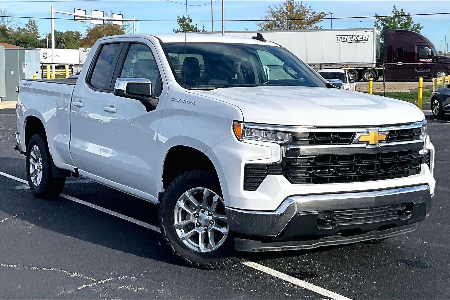 Used 2023 Chevrolet Silverado 1500 LT AWD/4WD image 36