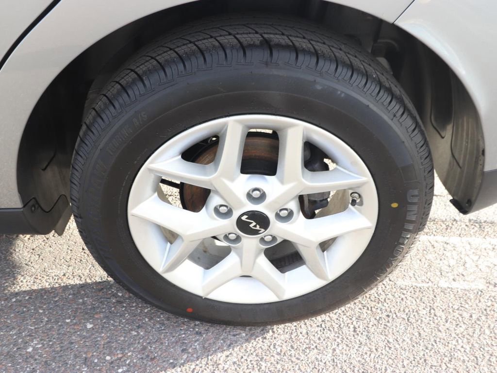 Used 2025 Kia Soul LX w/ LX Technology Package image 14