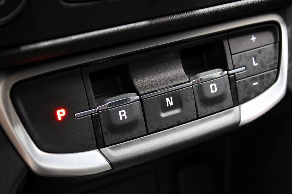 Used 2024 GMC Terrain SLE w/ Driver Convenience Package FWD image 32