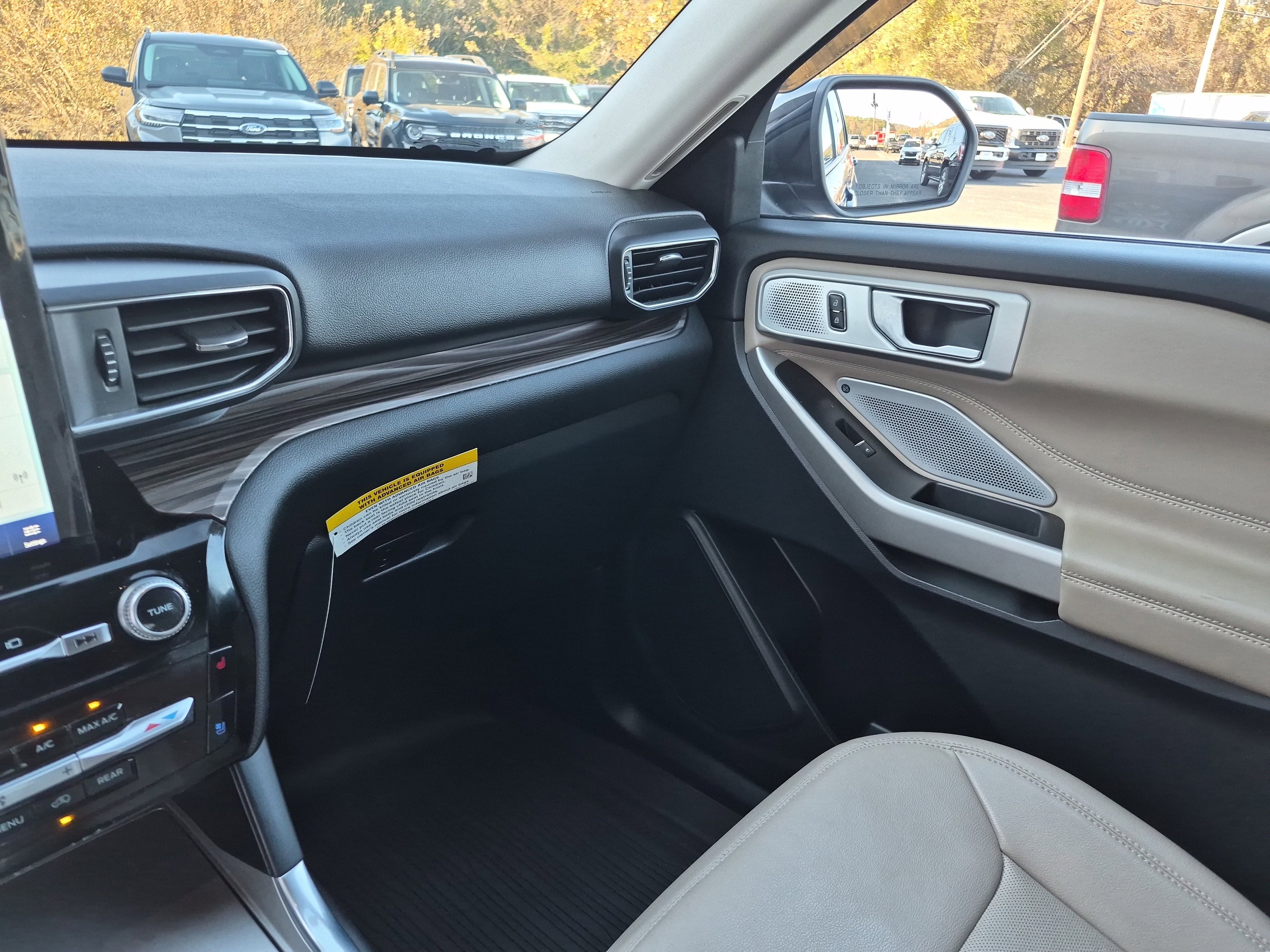 Certified 2023 Ford Explorer Limited w/ Hybrid Equipment Group 310A image 22