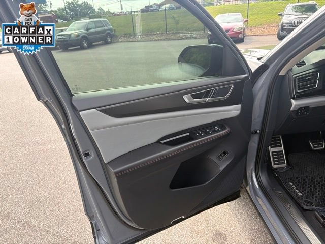 Used 2024 Volkswagen Atlas Peak Edition SE AWD/4WD image 12