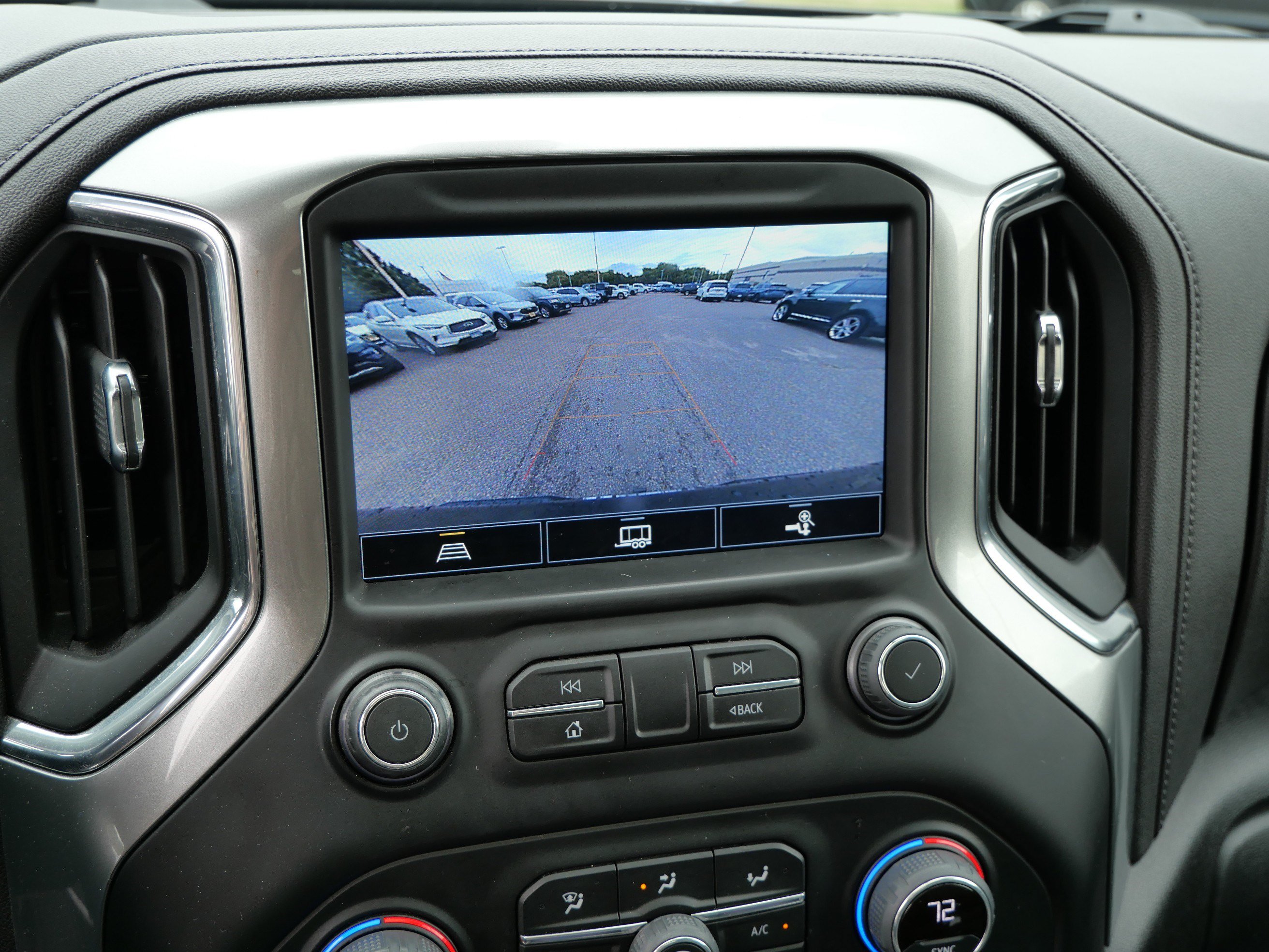 Used 2022 Chevrolet Silverado 1500 LTZ w/ LTZ Convenience Package II AWD/4WD image 31