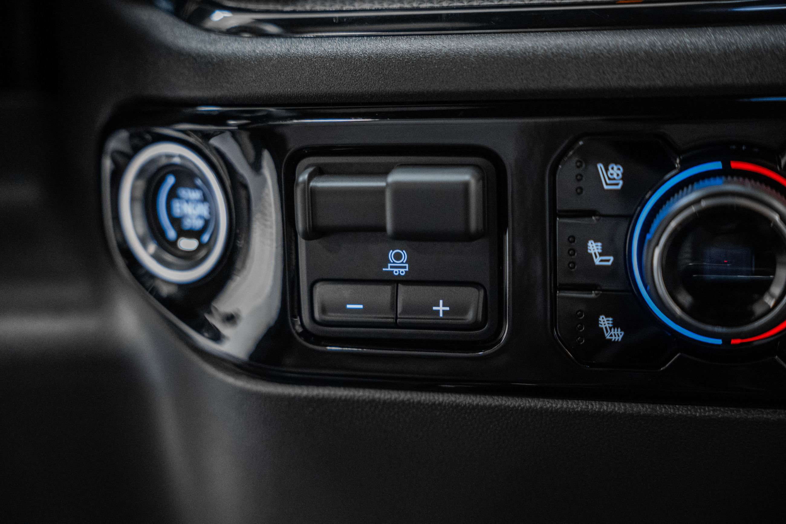 Used 2024 Chevrolet Silverado 1500 ZR2 image 32