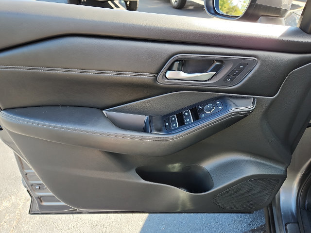 Used 2024 Nissan Rogue SL w/ SL Premium Package AWD/4WD image 13