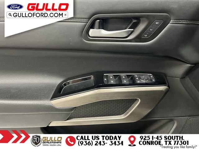 Used 2024 Nissan Pathfinder Platinum FWD image 19