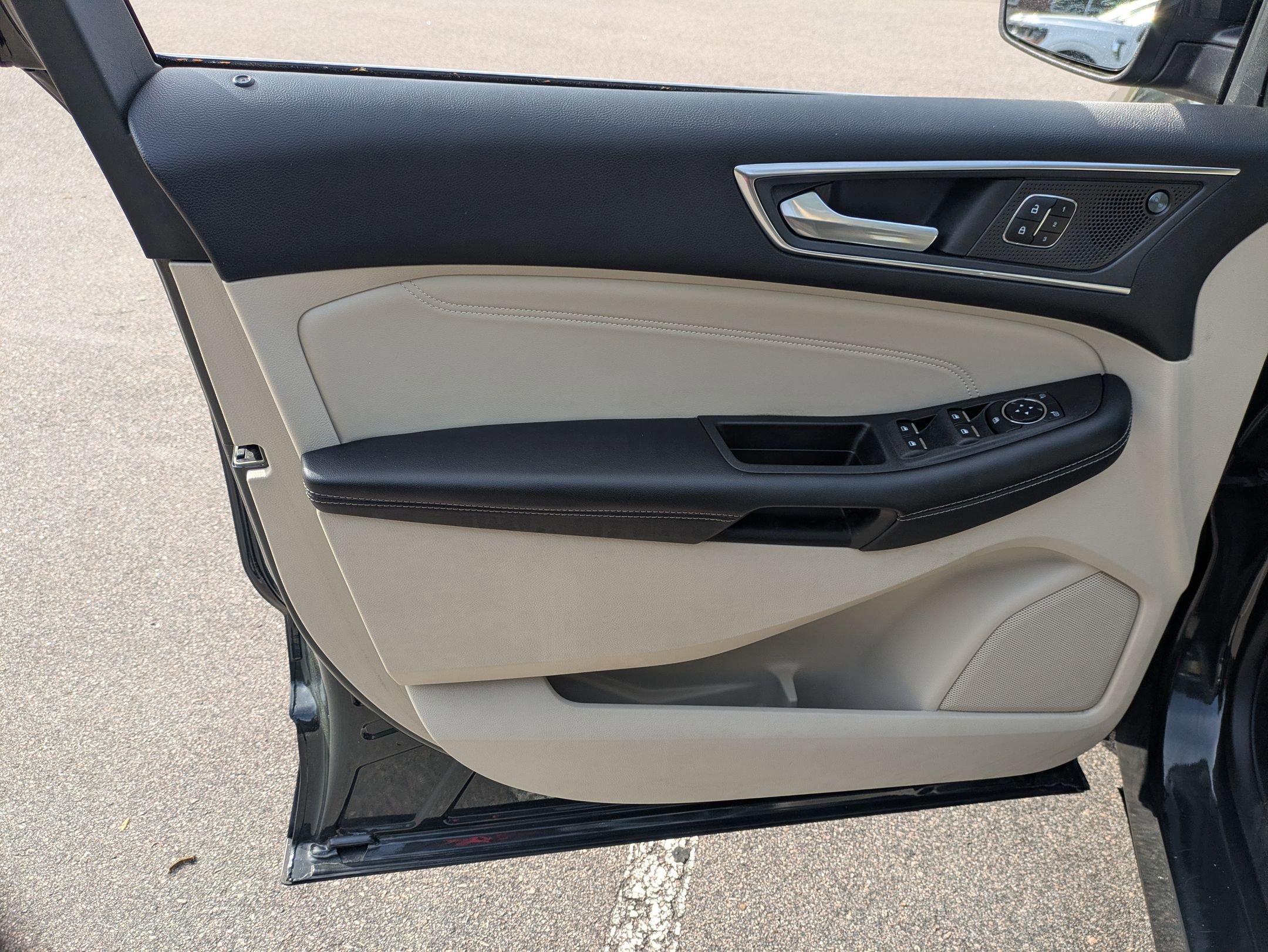 Certified 2023 Ford Edge Titanium image 15