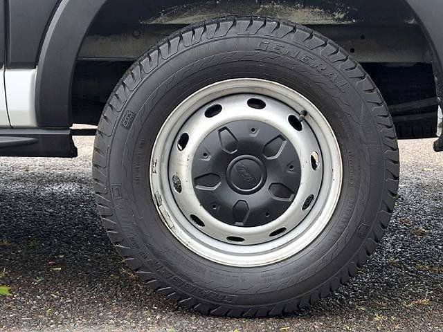 Certified 2019 Ford Transit 250 130 Low Roof RWD image 10