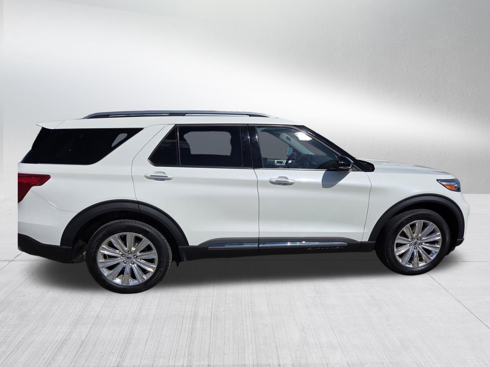 Certified 2023 Ford Explorer Limited w/ Limited Technology Package AWD/4WD image 8