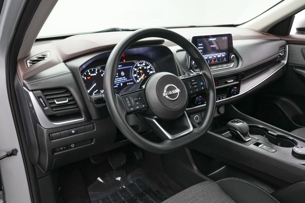 Used 2023 Nissan Rogue SV AWD/4WD image 13