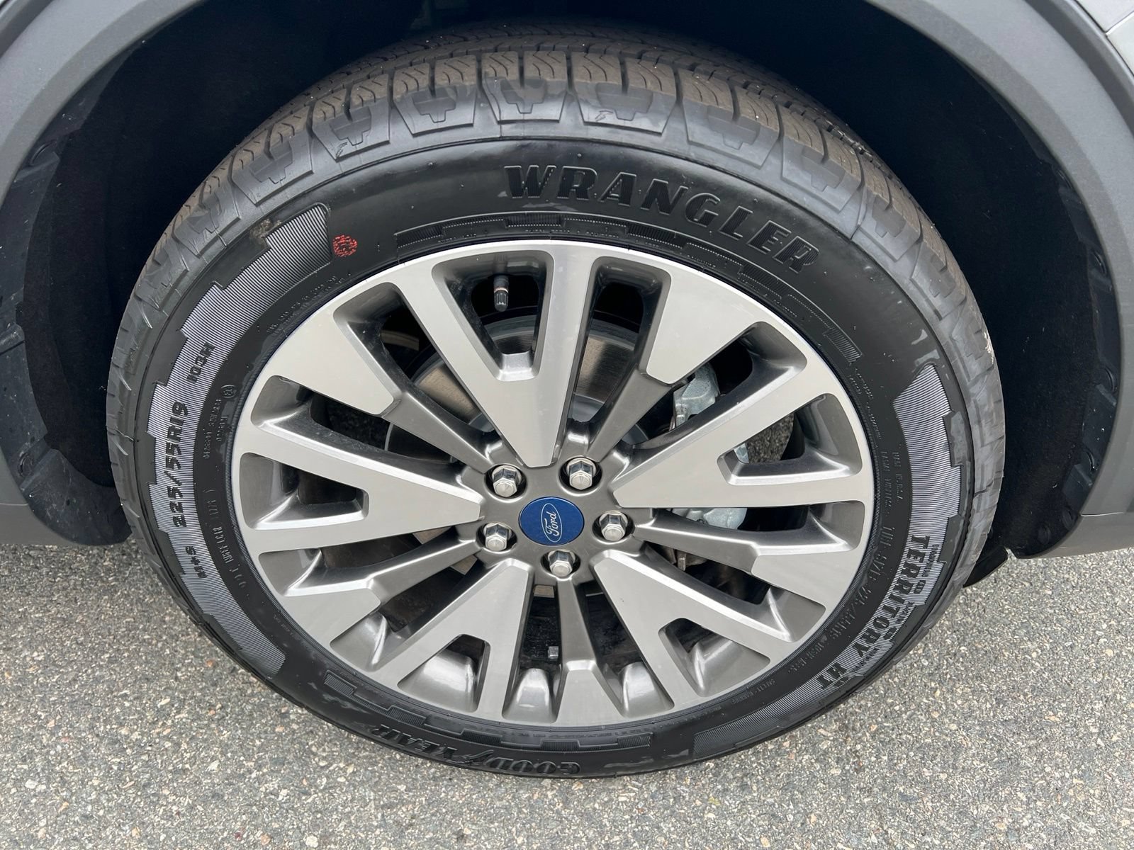 Certified 2022 Ford Escape Titanium w/ Class II Trailer Tow Package AWD/4WD image 8
