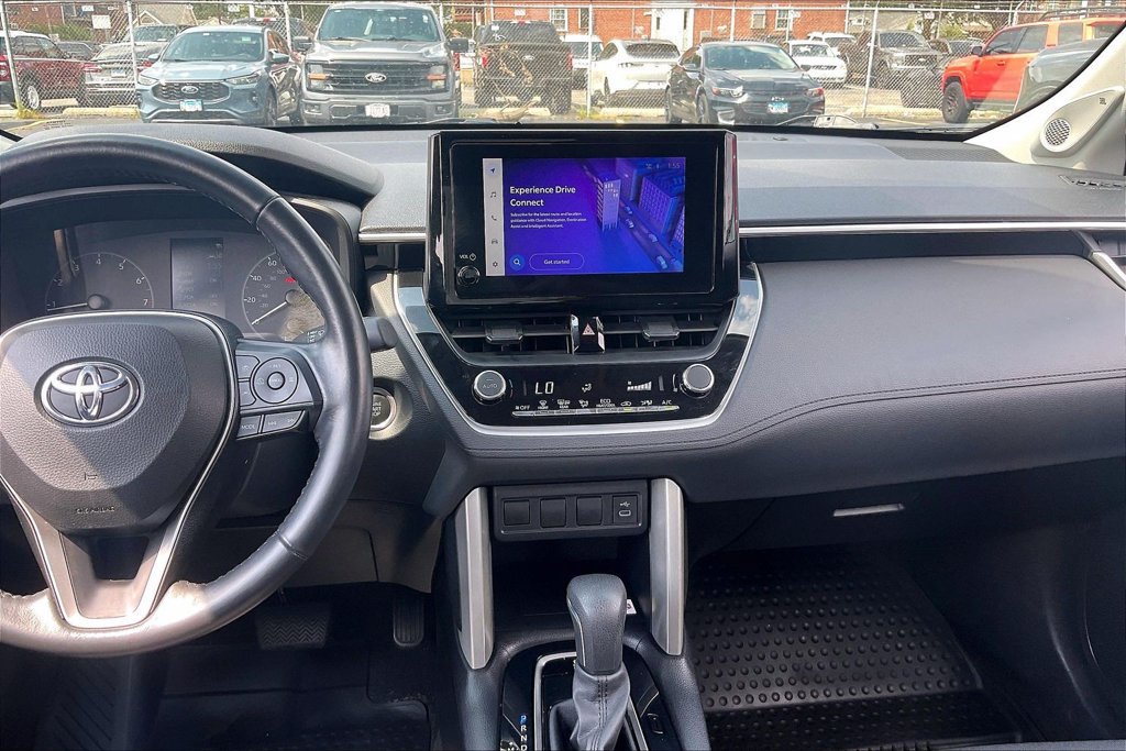 Used 2023 Toyota Corolla Cross LE w/ Moonroof Package AWD/4WD image 5