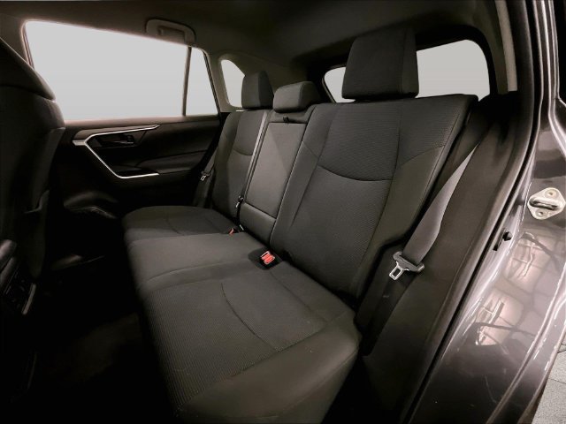 Used 2022 Toyota RAV4 LE AWD/4WD image 25