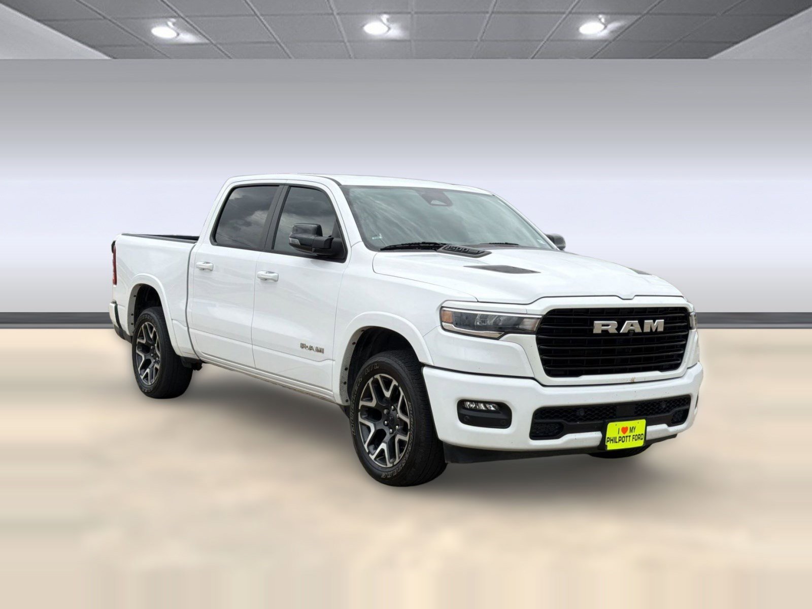 Used 2025 RAM 1500 Laramie w/ Sport Appearance Package AWD/4WD image 7