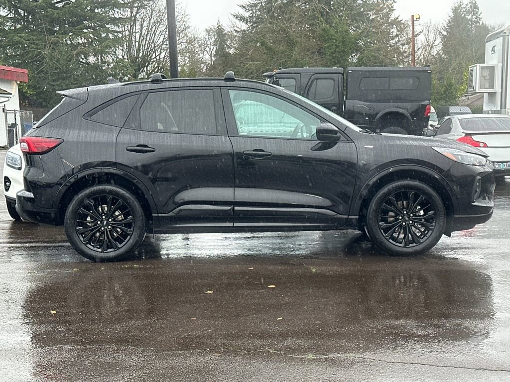 Certified 2024 Ford Escape ST-Line Elite w/ Premium Technology Package image 6