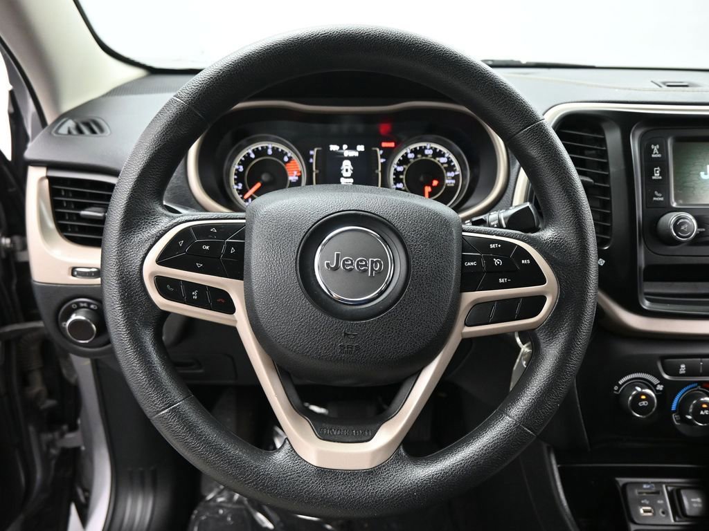 Used 2017 Jeep Cherokee Sport image 38