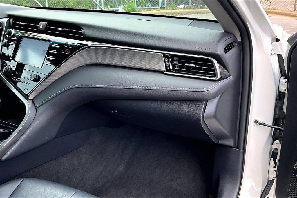 Used 2019 Toyota Camry SE FWD image 15