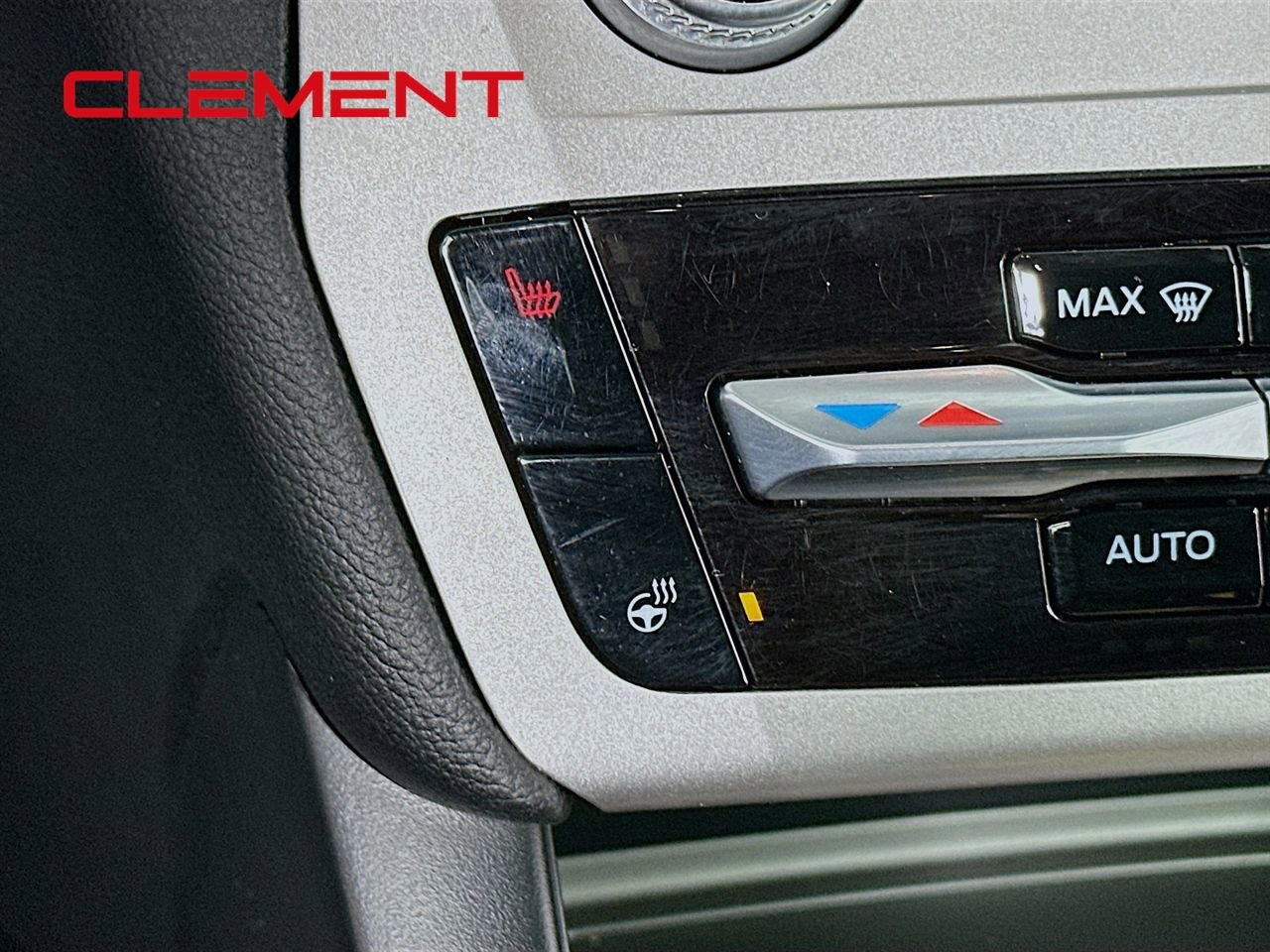 Certified 2022 Ford Explorer XLT w/ Equipment Group 202A image 23