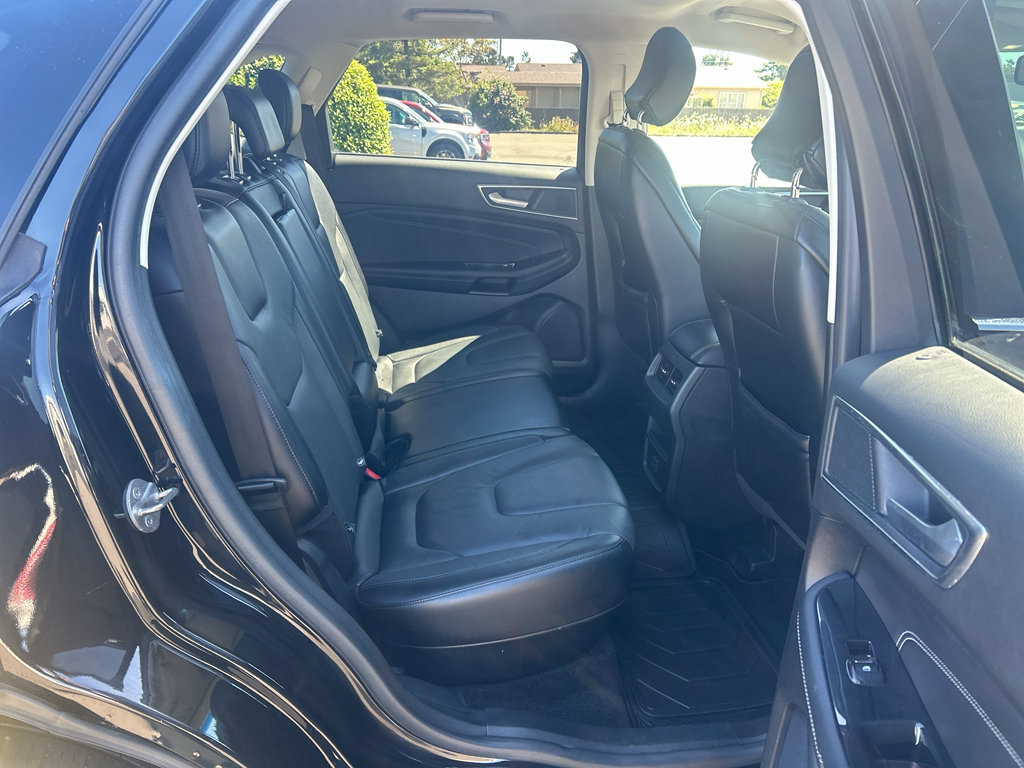Certified 2018 Ford Edge Titanium w/ Ford Safe & Smart Package AWD/4WD image 29