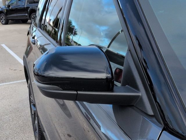 Certified 2025 Ford Explorer ST RWD image 12