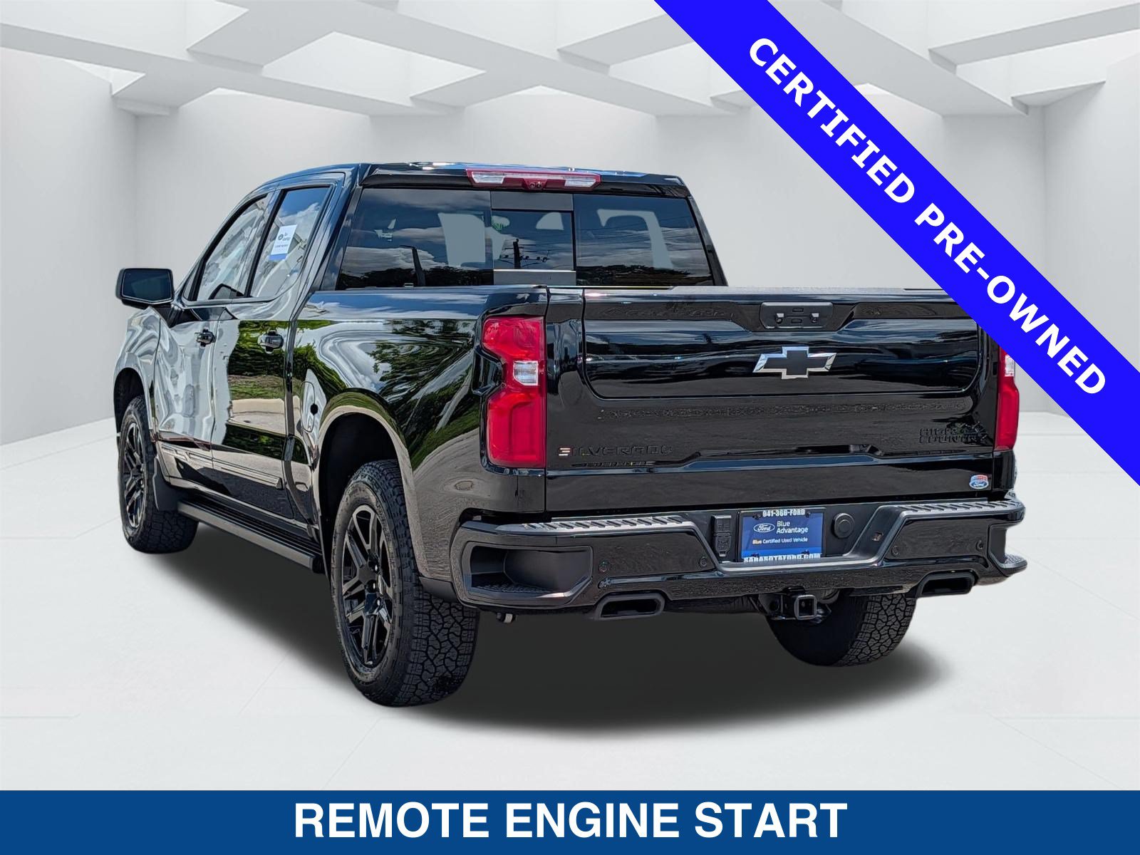 Used 2025 Chevrolet Silverado 1500 High Country w/ Midnight Edition AWD/4WD image 7