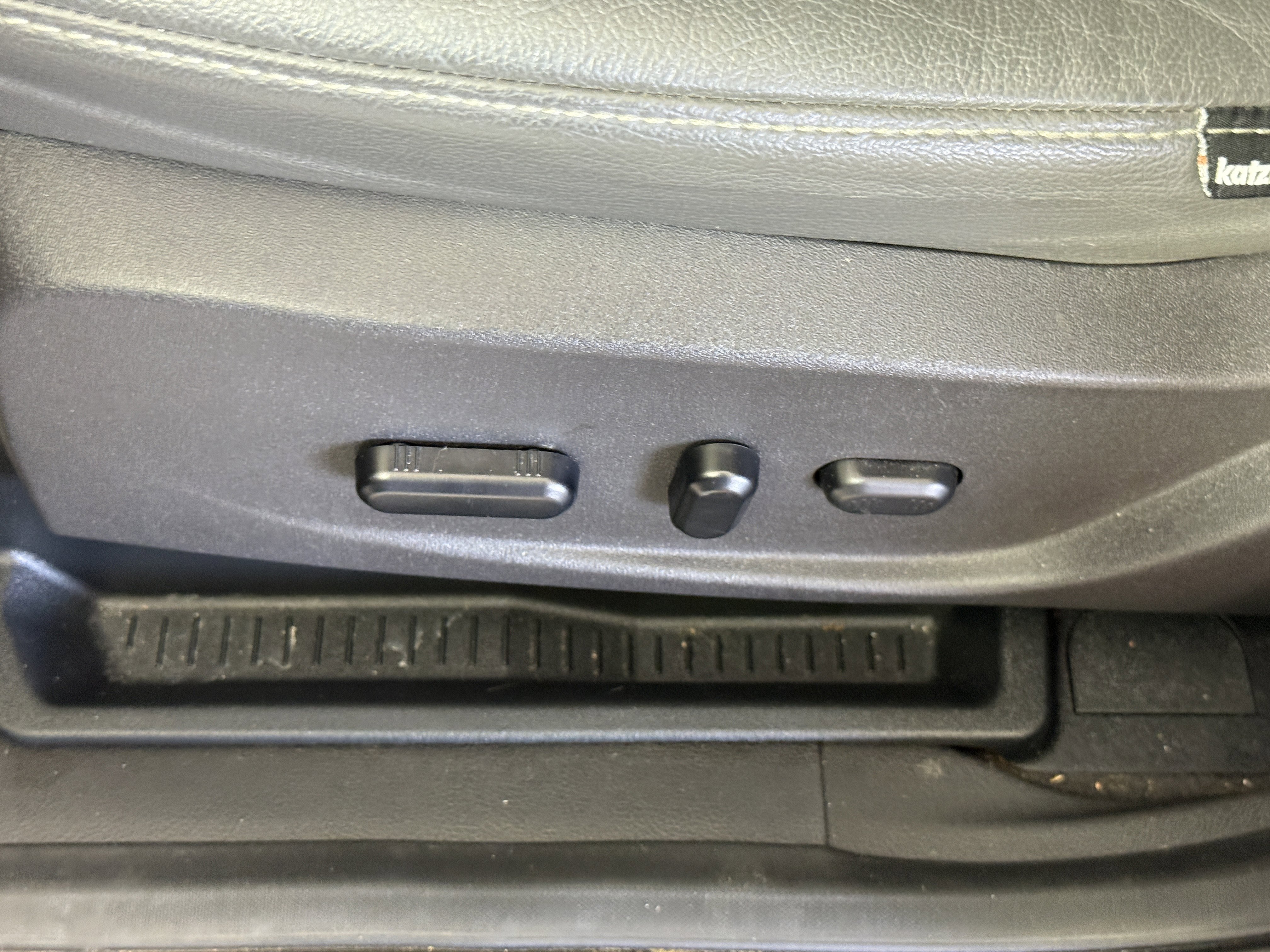 Certified 2019 Ford Escape SE FWD image 17