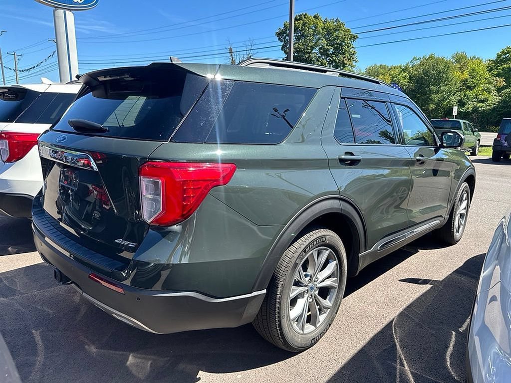 Certified 2023 Ford Explorer XLT w/ Equipment Group 202A AWD/4WD image 2