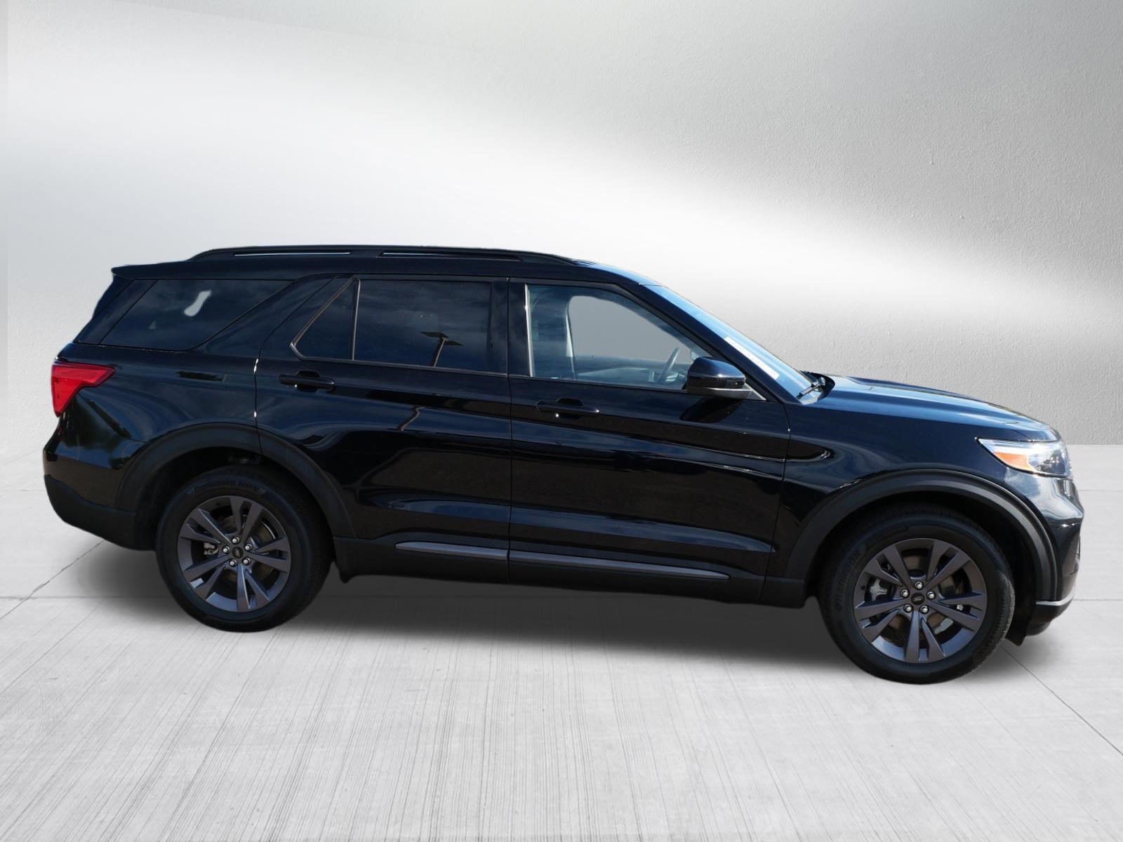 Certified 2024 Ford Explorer XLT w/ Equipment Group 202A AWD/4WD image 8