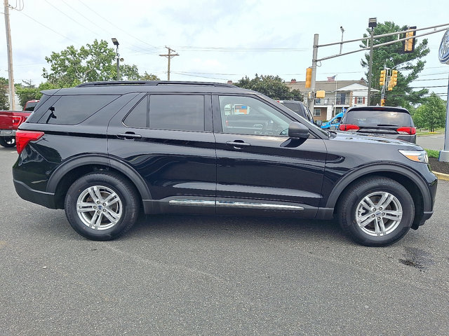 Certified 2020 Ford Explorer XLT w/ Comfort Package AWD/4WD image 12