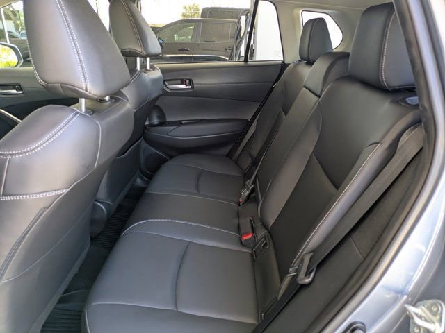 Used 2022 Toyota Corolla Cross XLE image 18