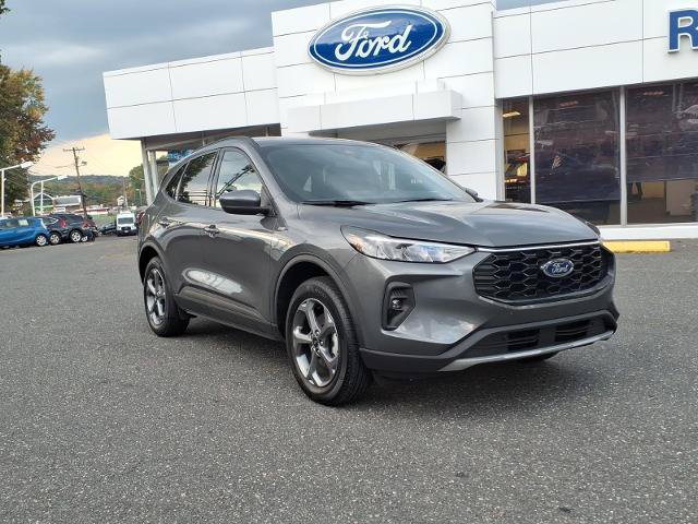 Certified 2025 Ford Escape ST-Line Select AWD/4WD image 1
