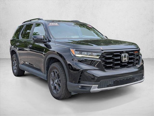 Used 2025 Honda Pilot TrailSport video 3