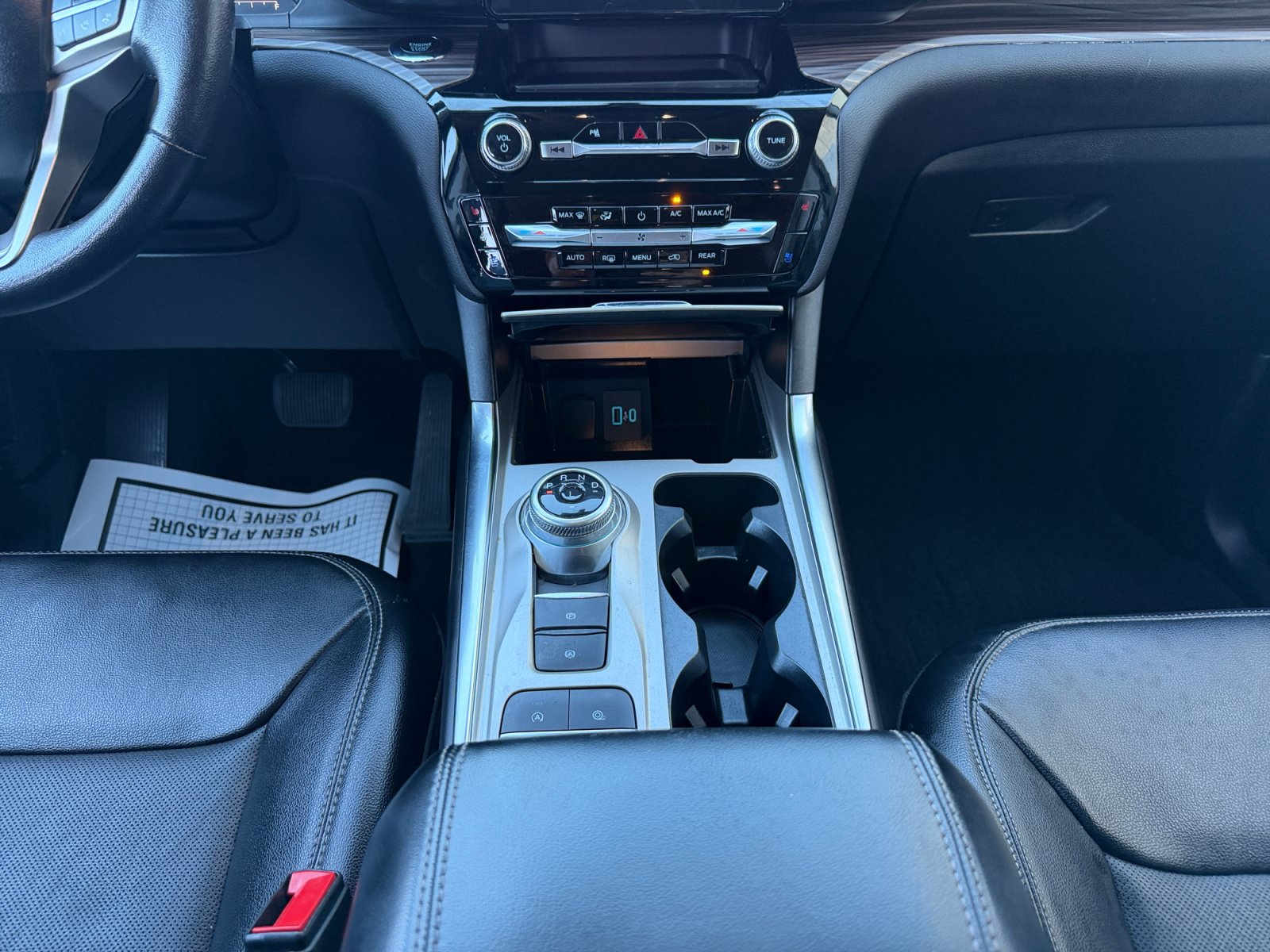 Certified 2024 Ford Explorer Limited RWD image 12