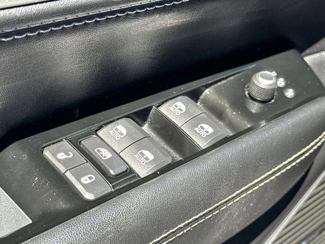 Used 2022 Jeep Wagoneer Series III w/ Rear Seat Video Group 1 image 26