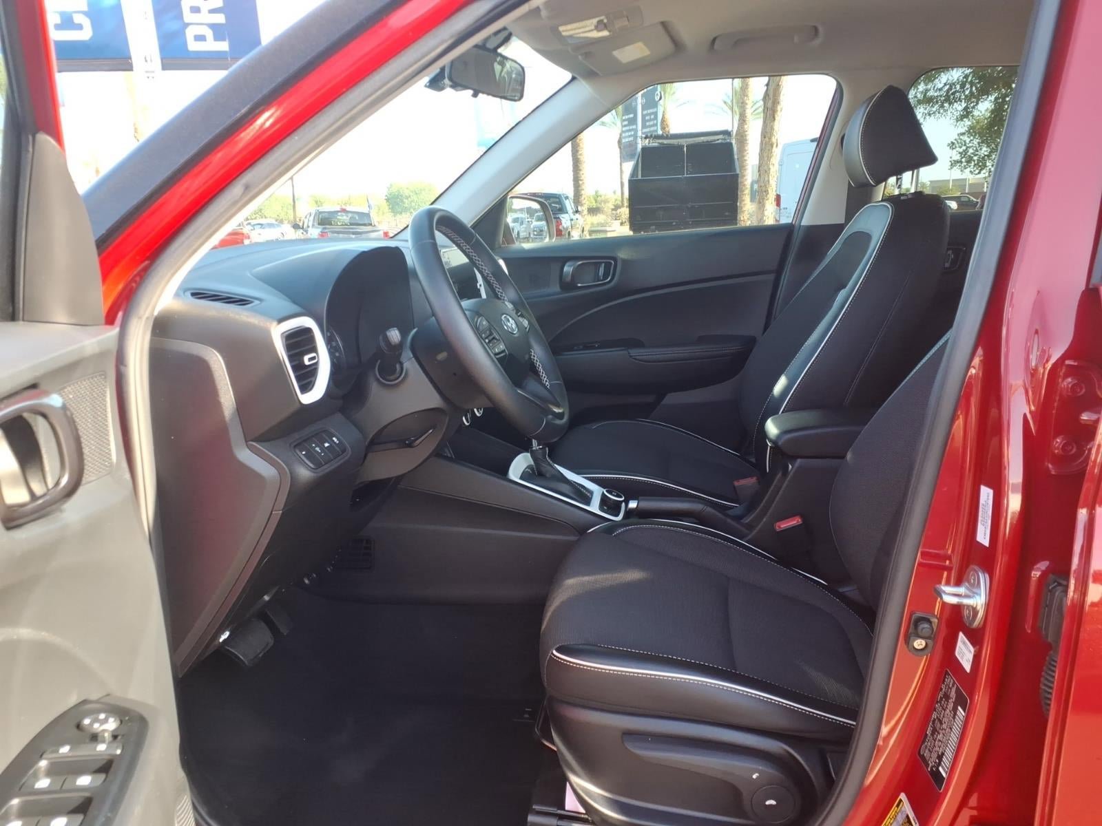 Used 2022 Hyundai Venue Limited FWD image 22