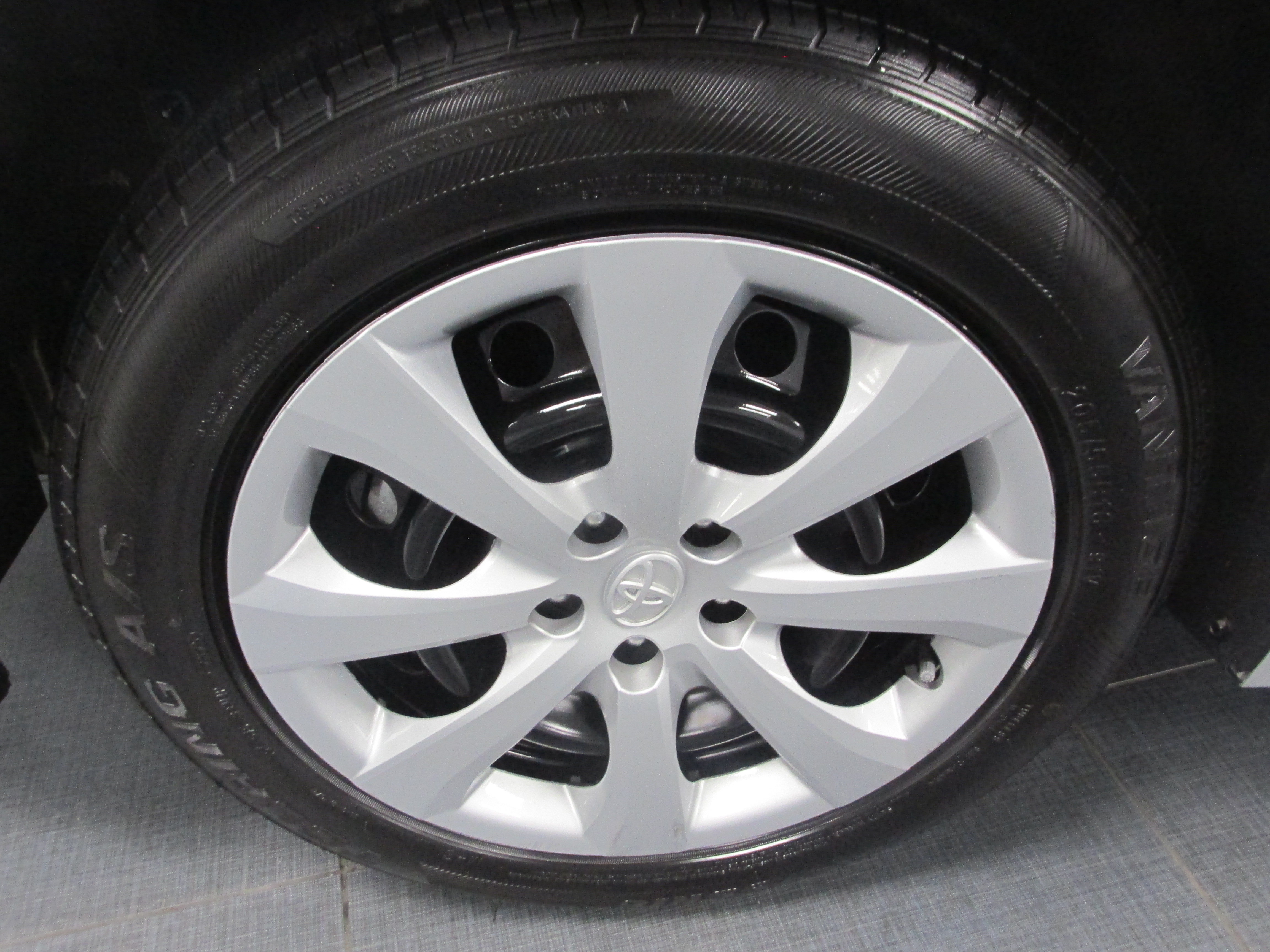 Used 2024 Toyota Corolla LE FWD image 16