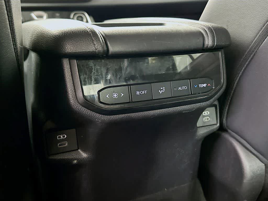 Used 2024 Toyota Grand Highlander AWD image 13