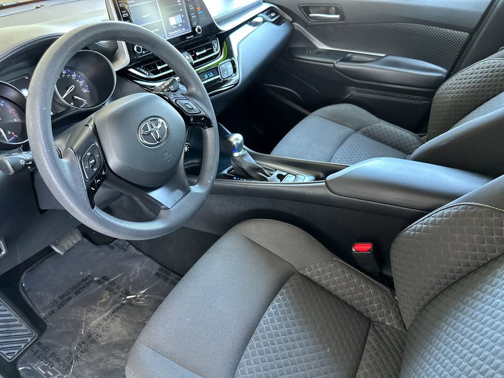 Used 2021 Toyota C-HR LE FWD image 9