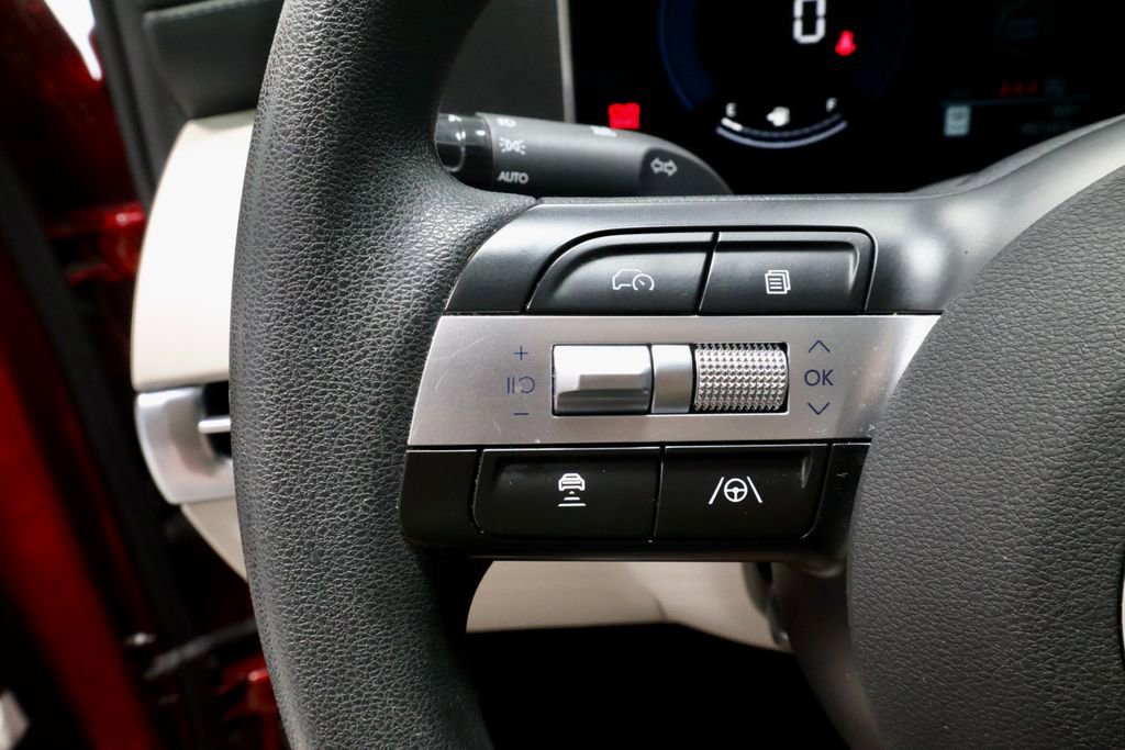 Used 2025 Hyundai Tucson SE AWD/4WD image 26
