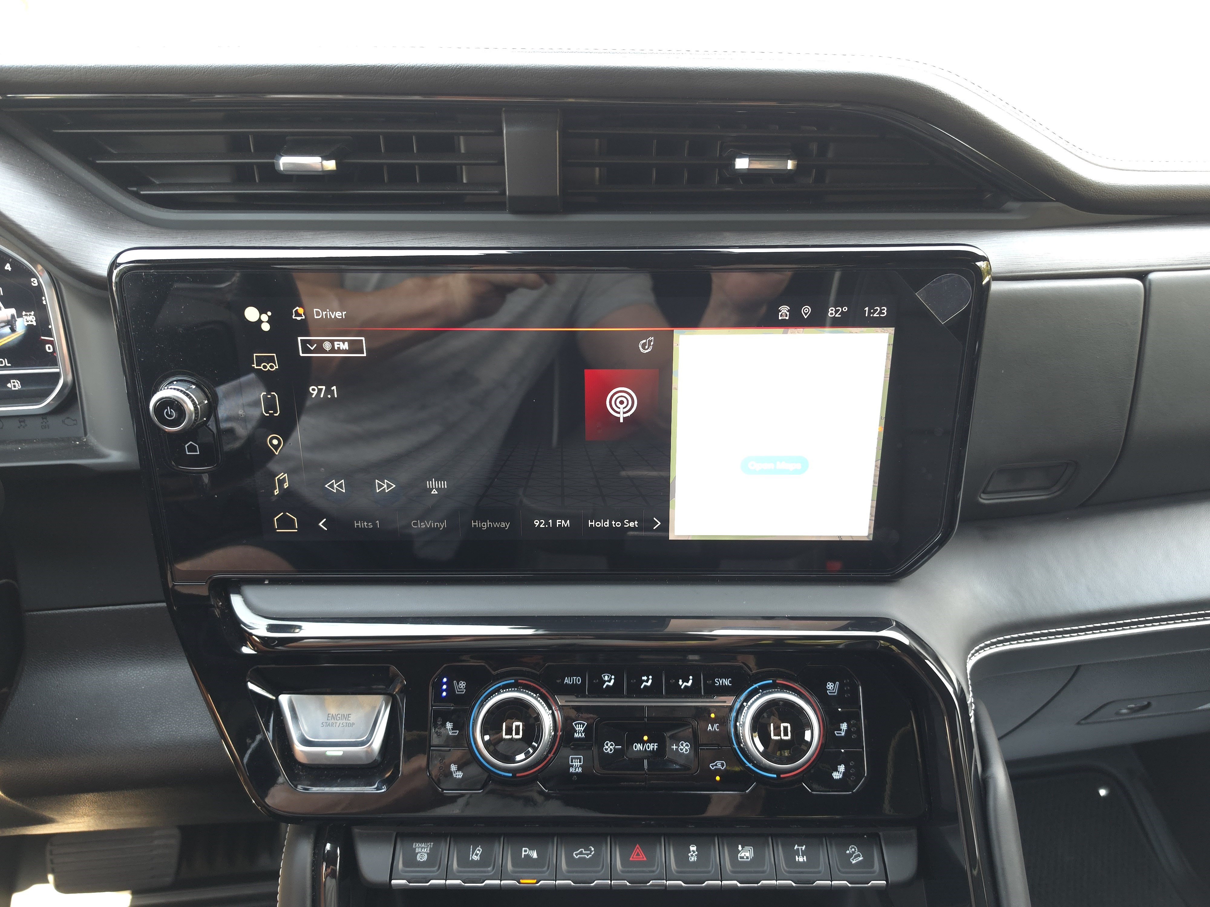 Used 2025 GMC Sierra 2500 AT4X AWD/4WD image 13