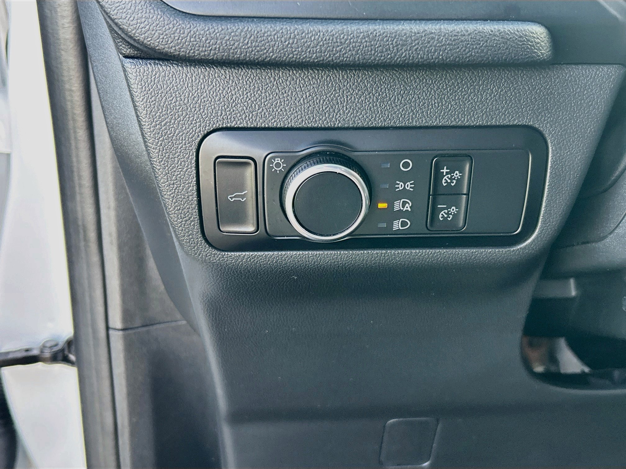 Certified 2023 Ford Escape ST-Line w/ Cold Weather Package FWD image 10