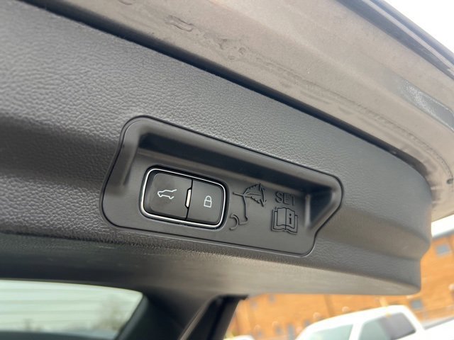 Certified 2022 Ford Explorer XLT w/ Equipment Group 202A image 23